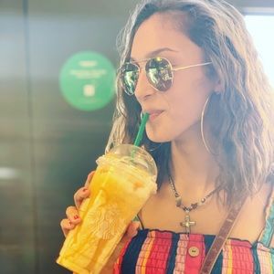 Meet your Posher, Victoria